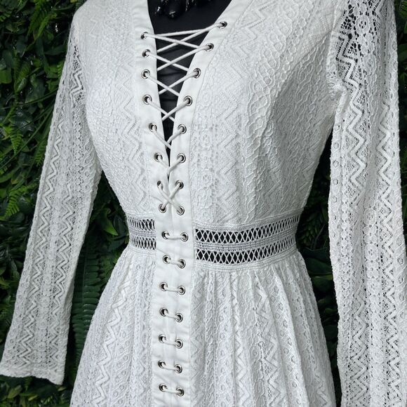 BARDOT Dress Women Small White Bohemian Lace Up Fit Flare Gigi 2158 - Picture 5 of 10